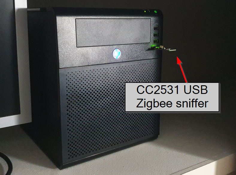 Zigbee USB stick, in server
